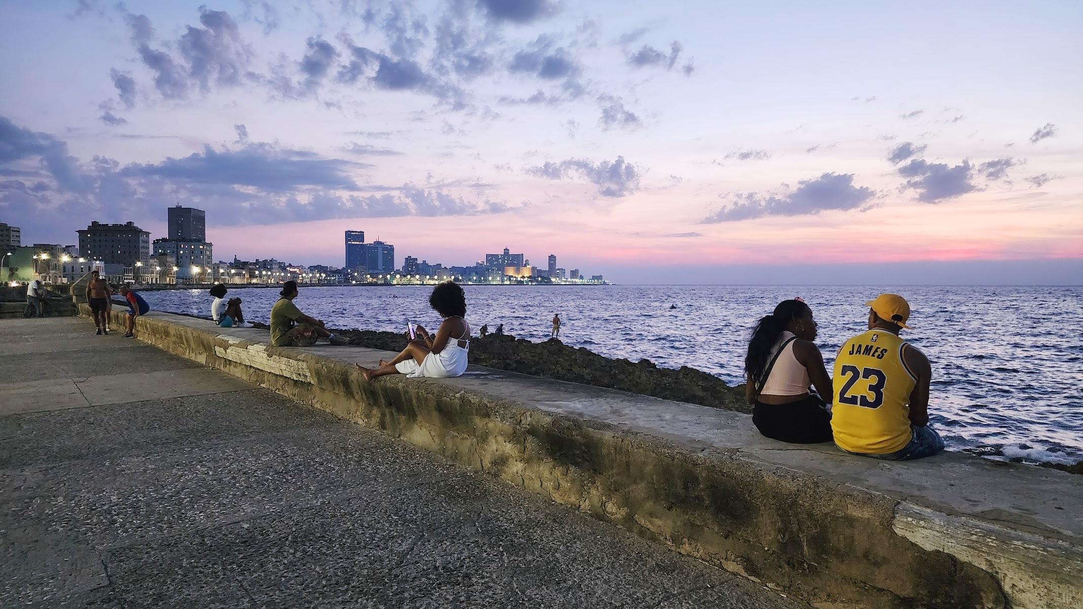 Atardecer no Malecon de Havana
