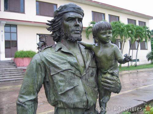 Che Guevara Statue in Santa Clara Che Guevara Statue in Santa Clara