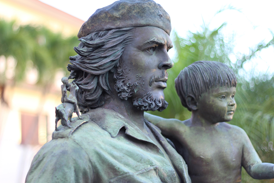 Che statue in Santa Clara statue of Ernesto “Che” Guevara holding a child