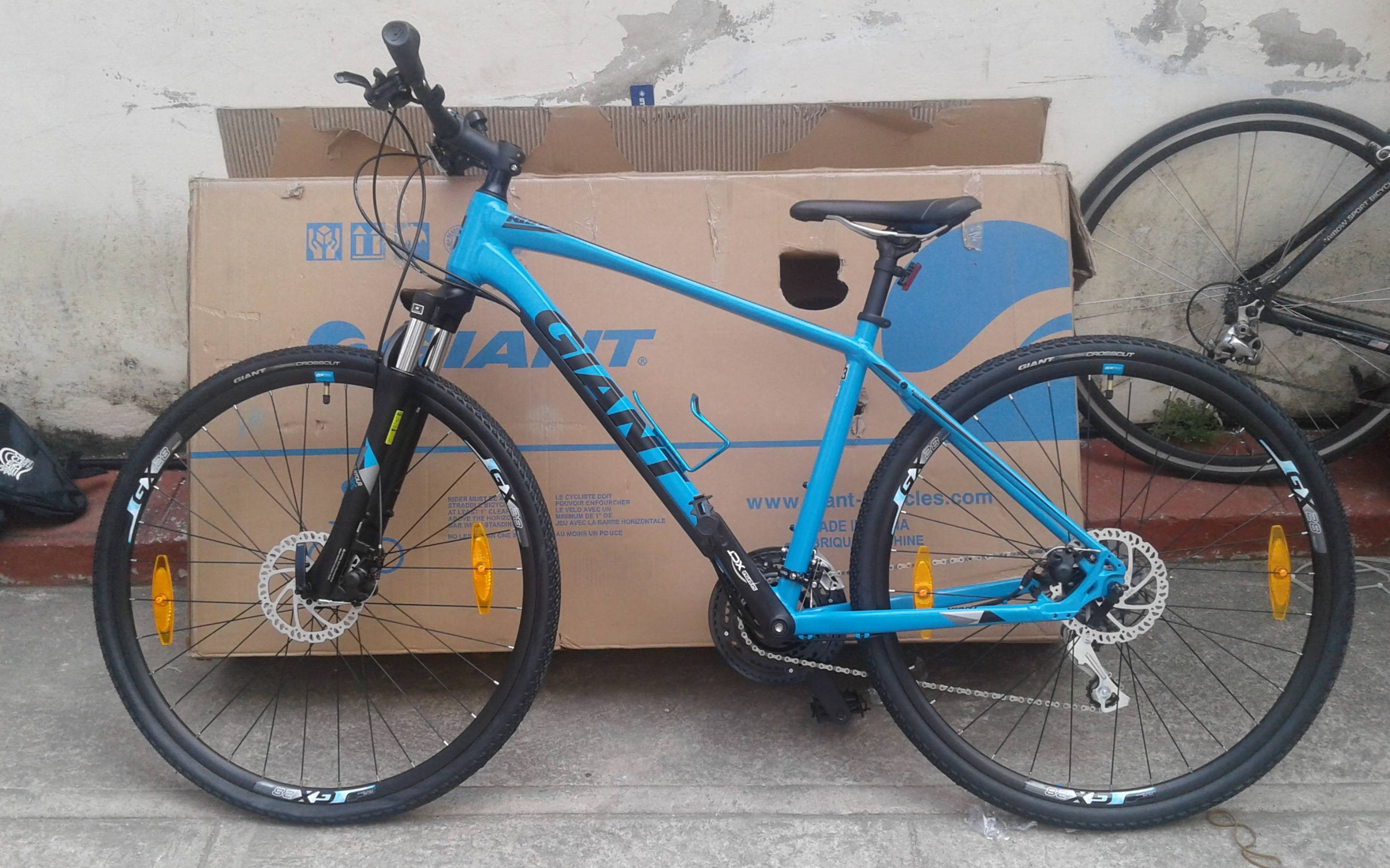 The Giant Roam 3 Disc (blue frame, new) A new Giant Roam 3 Disc (blue frame)