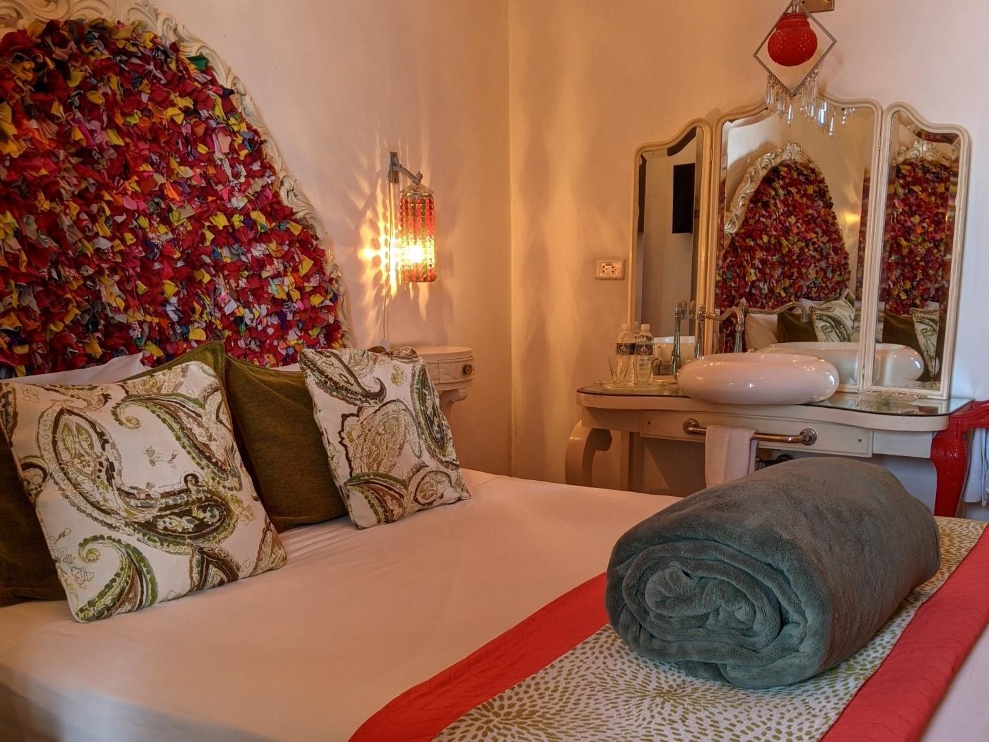 I slept well surrounded by art and music at the Malecon 663