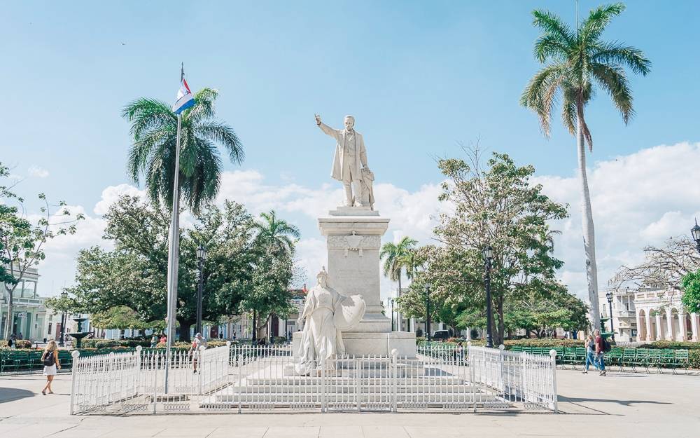 Parque Marti, Cienfuegos A Jose Marti statue in Cienfuegos