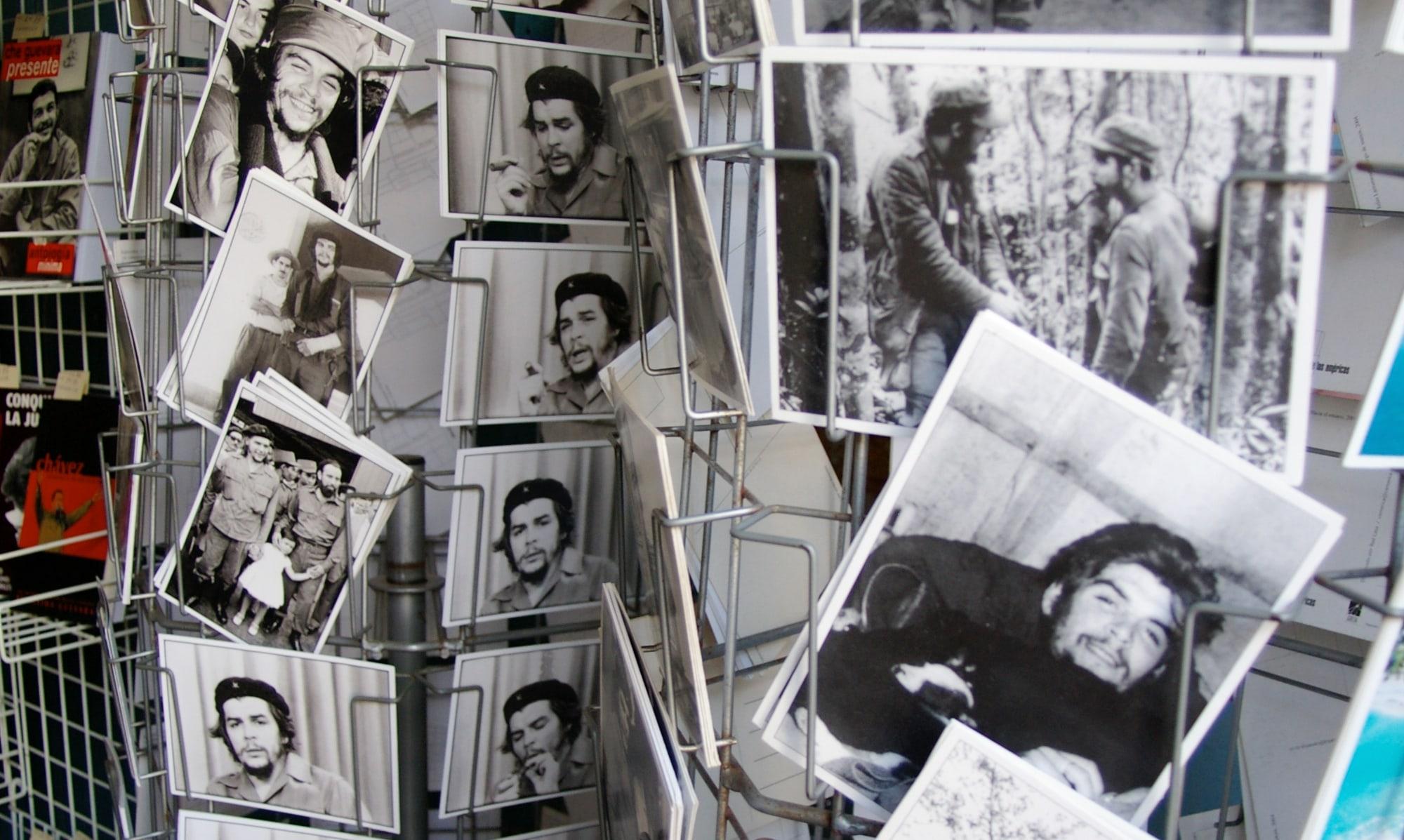 Cartões postais em Cuba com imagens de Che Guevara