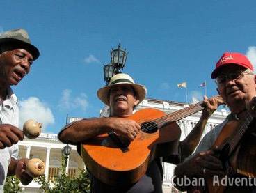 Santiago street music